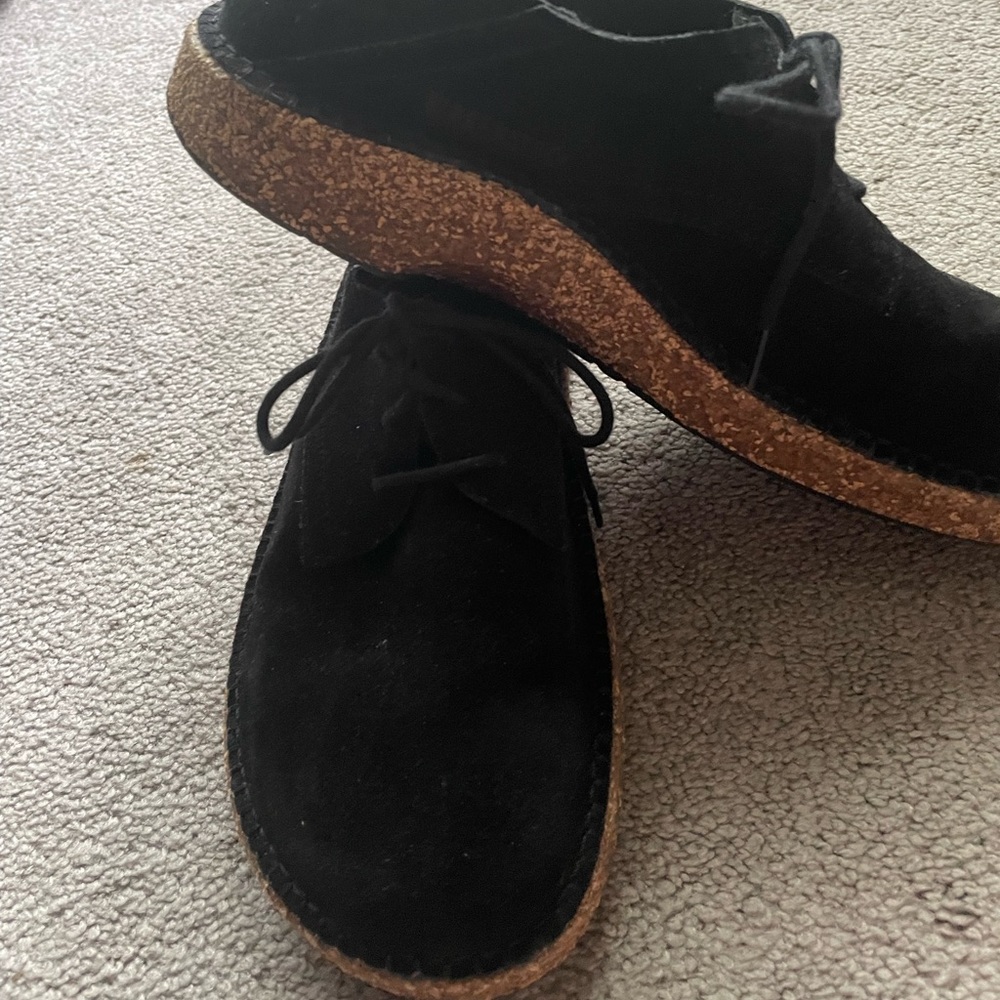 Barely worn suede Birkenstock Gary lace up